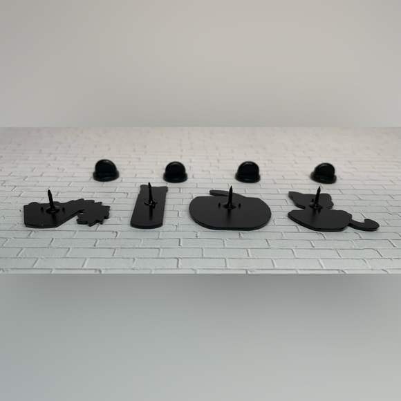 Set of 4 cute cat enamel pins - Picture 4 of 6